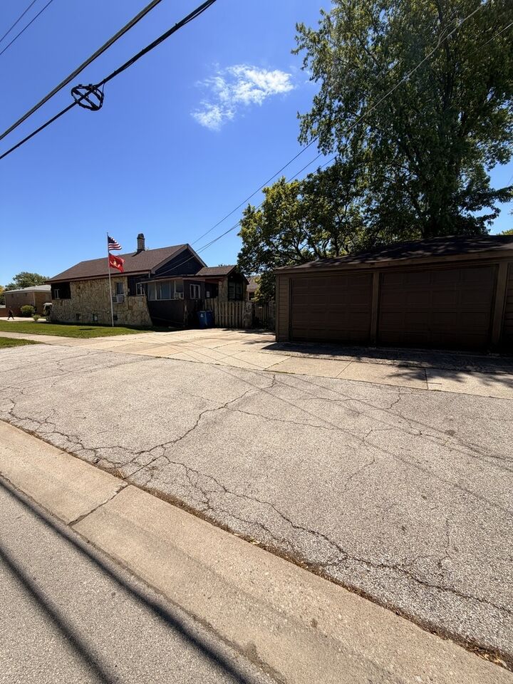 Property Photo:  1416 N 36th Avenue  IL 60160 