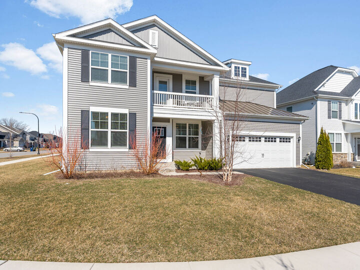 Property Photo:  2552 Weatherbee Lane  IL 60563 