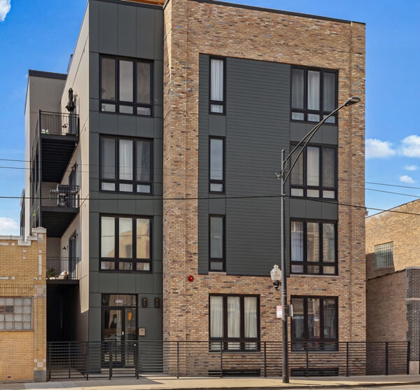 Property Photo:  2135 W Cermak Road 3S  IL 60608 