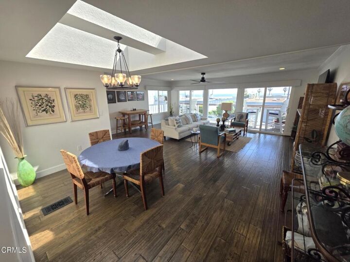 Property Photo:  258 Whitecap Court  CA 93041 