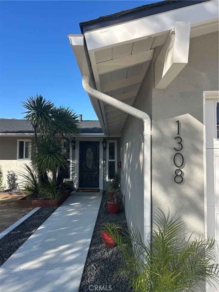 Property Photo: 1308 Balboa CA 93405