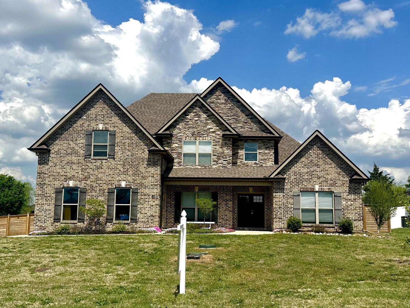 Property Photo:  1103 Escalade Ct  TN 37085 