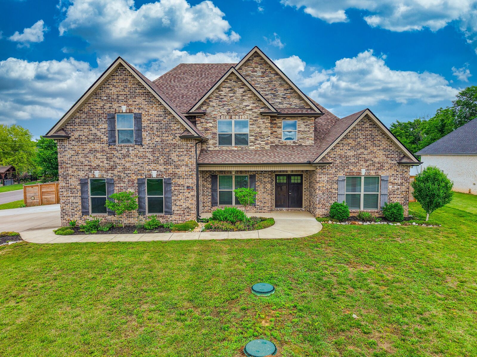 Property Photo:  1103 Escalade Ct  TN 37085 