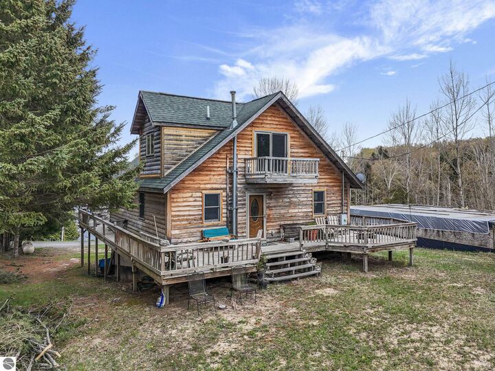 Property Photo:  762 Hillcrest Drive  MI 49618 