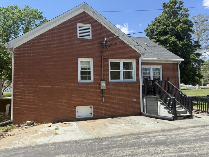Property Photo: 9389 US Highway 60 W KY 42459