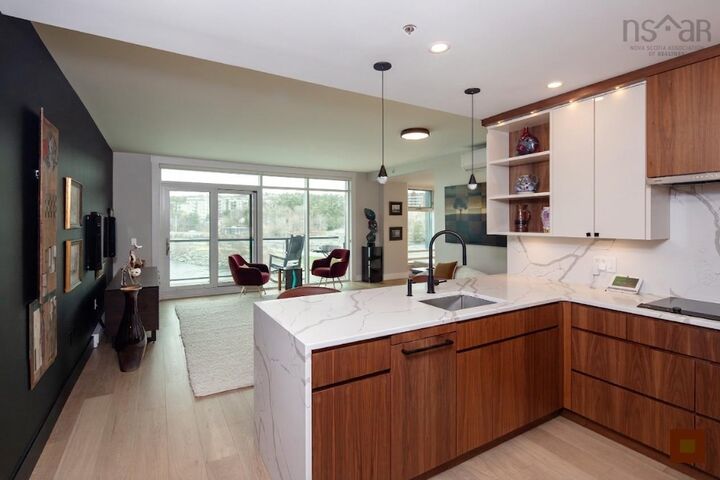 304 220 Waterfront Drive — photo 1