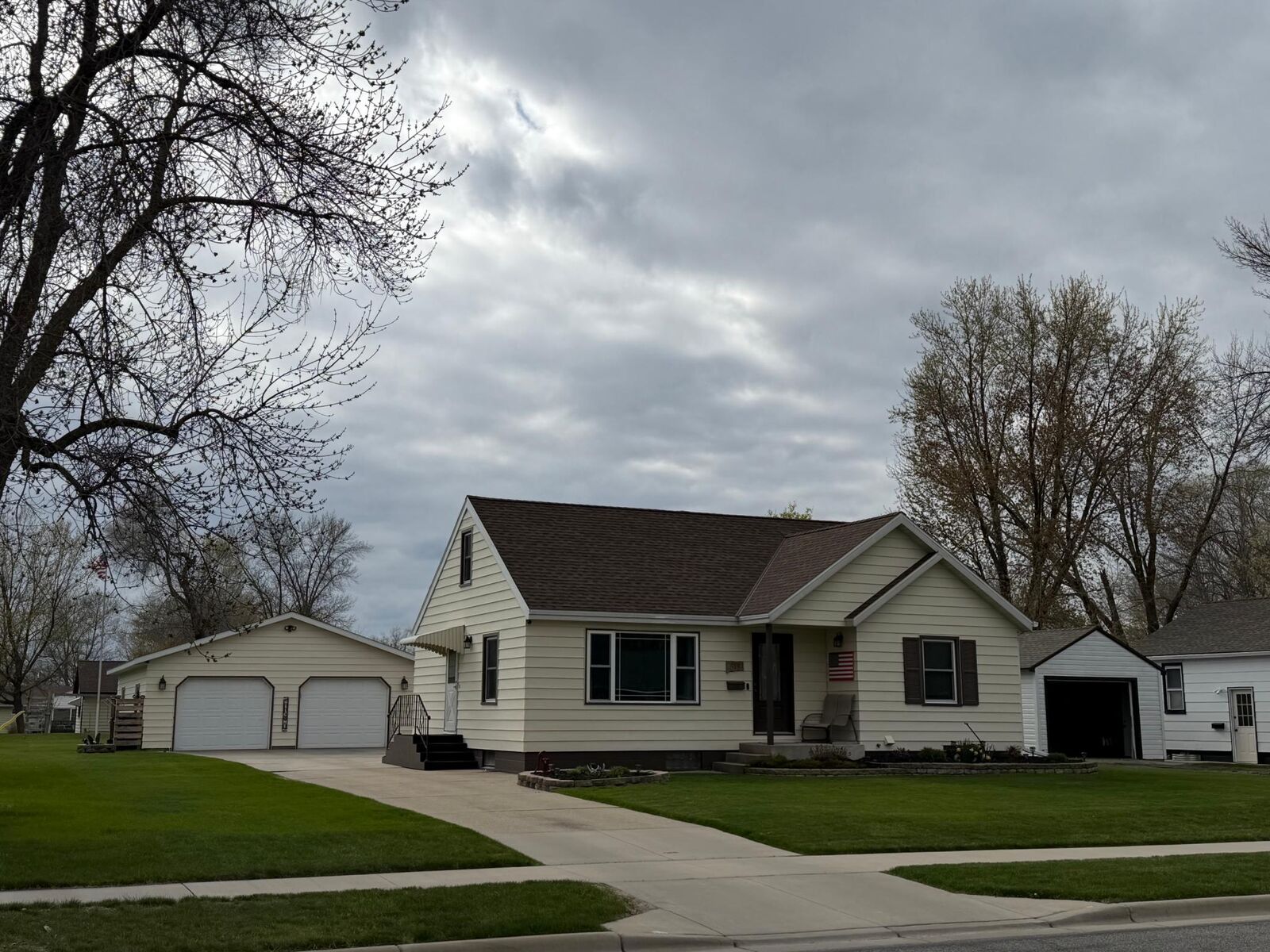 Property Photo:  515 Oak Street N  MN 56378 