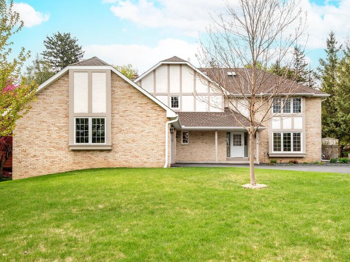 Property Photo:  1009 Stratford Road  MN 55118 