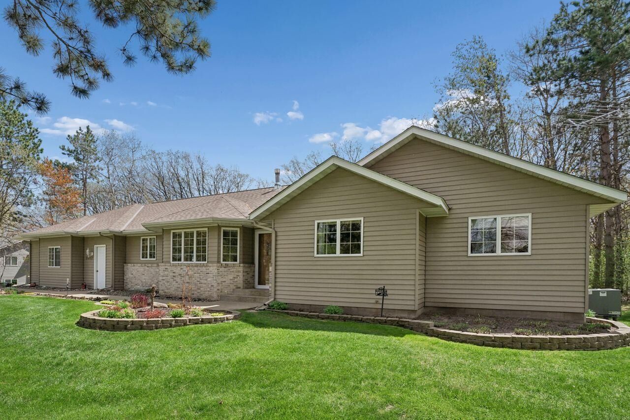 Property Photo:  2063 Rena Circle  MN 55320 