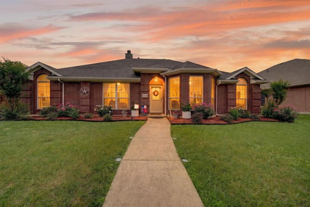 Property Photo:  4210 Pointe Loma Drive  TX 75088 