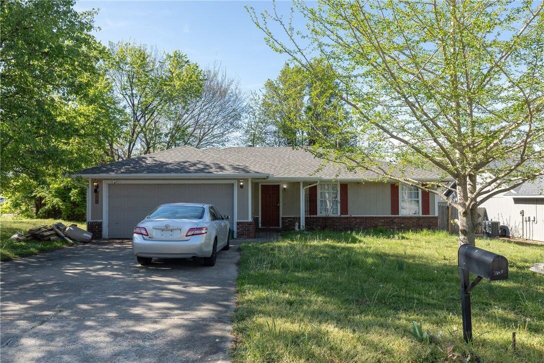 Property Photo:  3345 W Cornell Street  AR 72704 