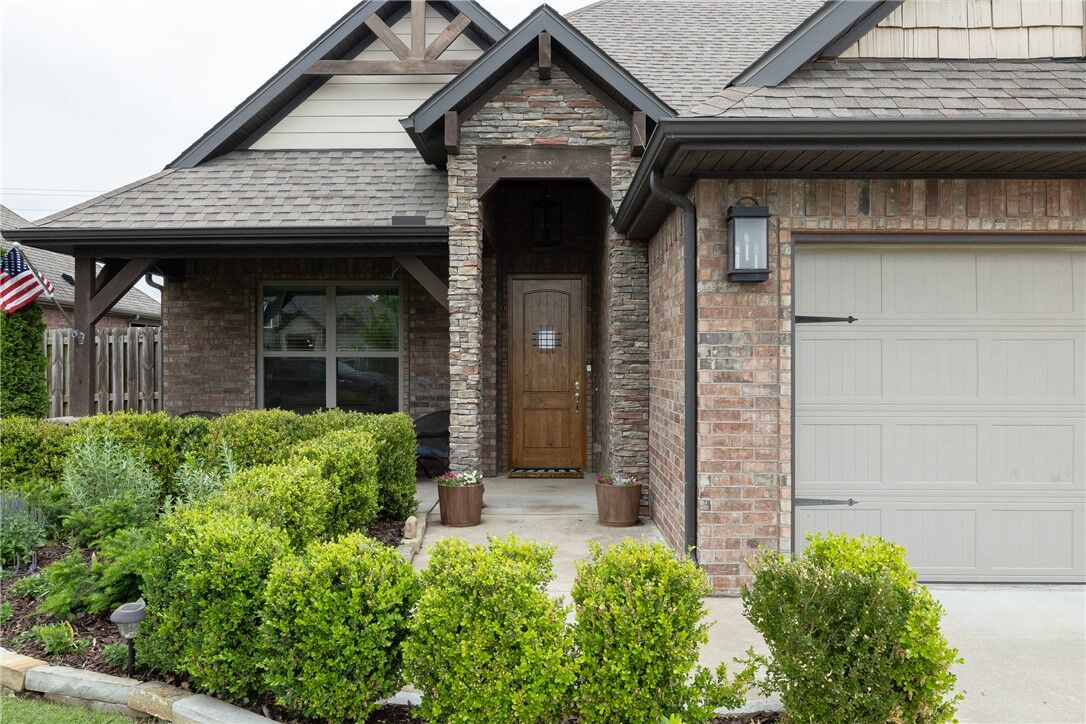 Property Photo:  1151 Hope Street  AR 72719 