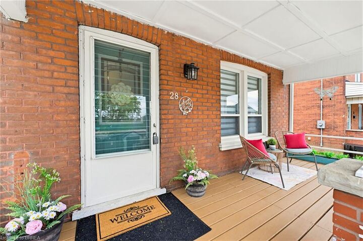 Property Photo:  28 Norwich Street  ON N3T 2B9 