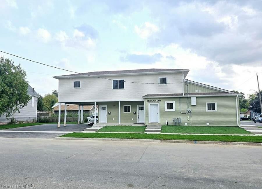 Property Photo:  289 Chatham Street B  ON N3S 6G3 