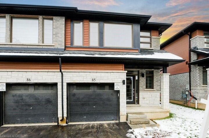 Property Photo:  120 Court Drive 85  ON N3L 0N2 