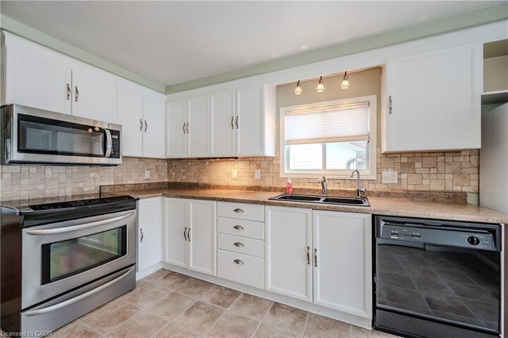 Property Photo:  3 Rolling Brook Lane  ON N3A 2G1 