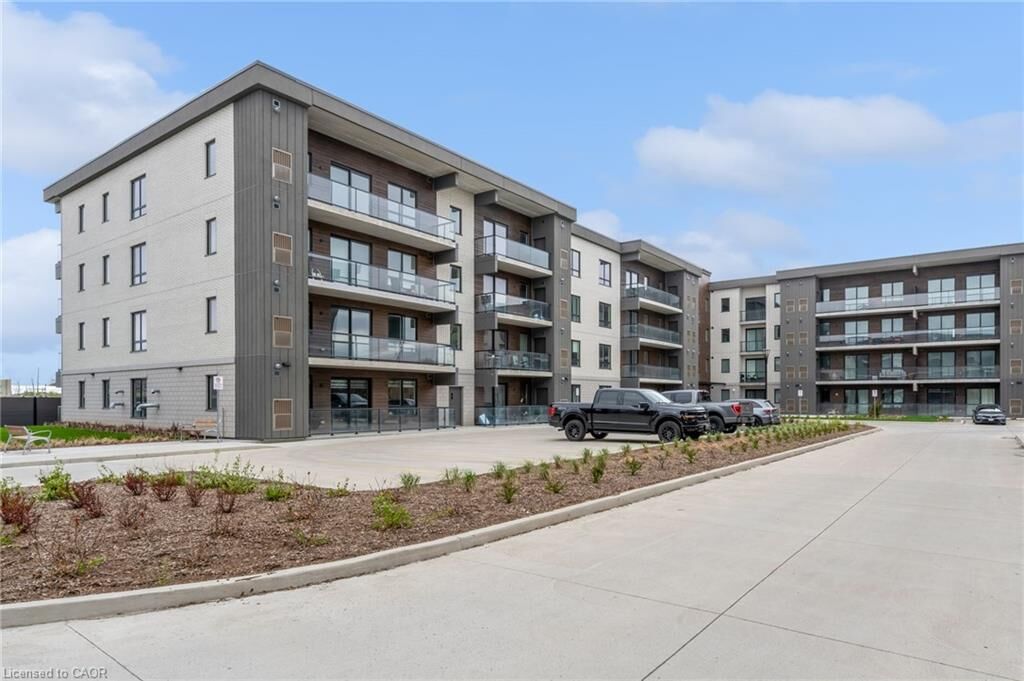 Property Photo:  7549 Kalar Road 214  ON L2H 2Y6 