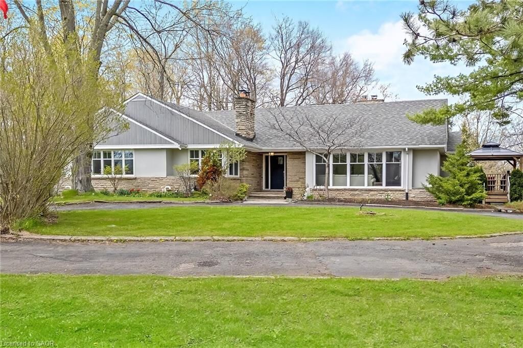 Property Photo:  161 Confederation Street  ON L7G 4S8 