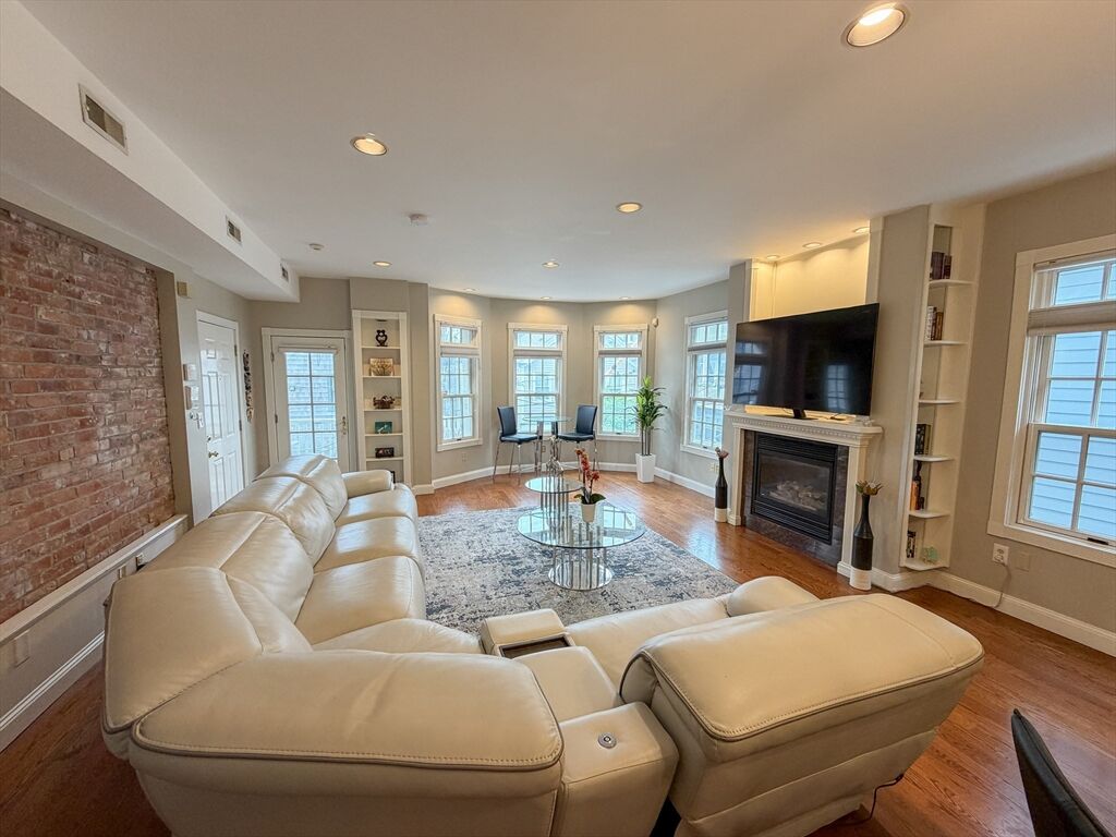 Property Photo:  11 Gardner Road 3  MA 02139 