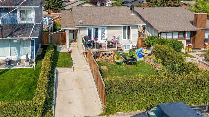 Property Photo:  95 Summerwood Road  AB T4B 1K1 