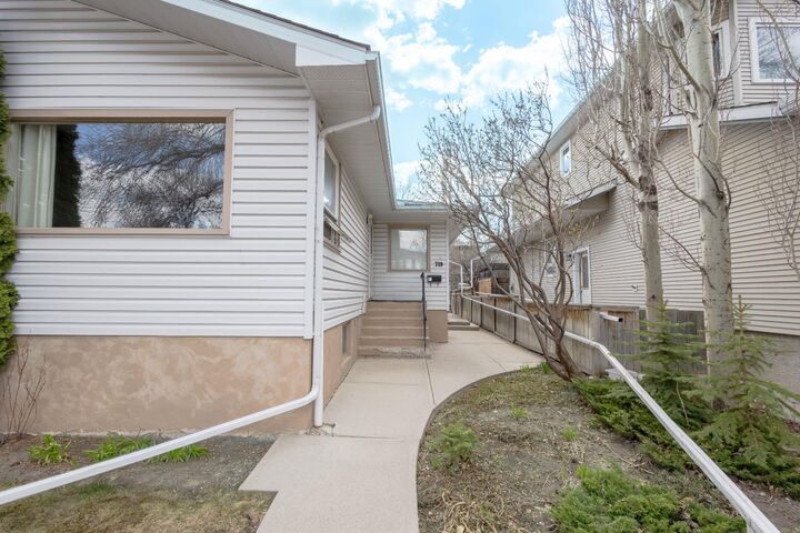 Property Photo:  719 27 Avenue NW  AB T2M 2J4 