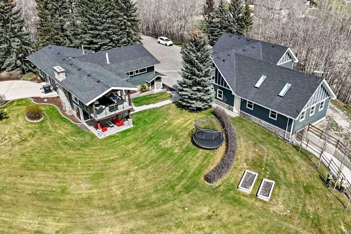 Property Photo:  24185 Meadow Drive  AB T3R 1A7 