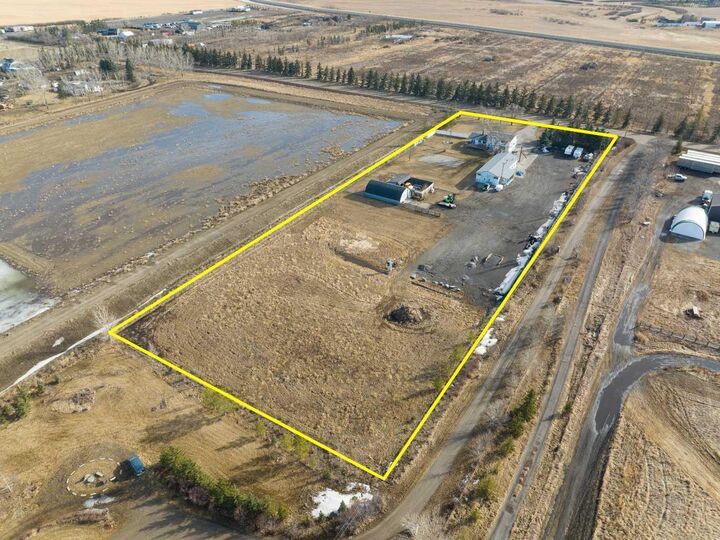 Property Photo:  235027 Range Road 284  AB T1X 0J9 