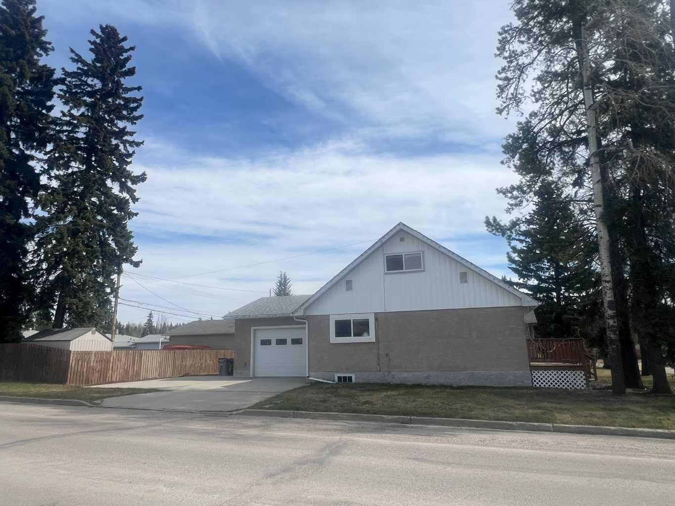 Property Photo:  4238 5 Avenue  AB T7E 1A7 