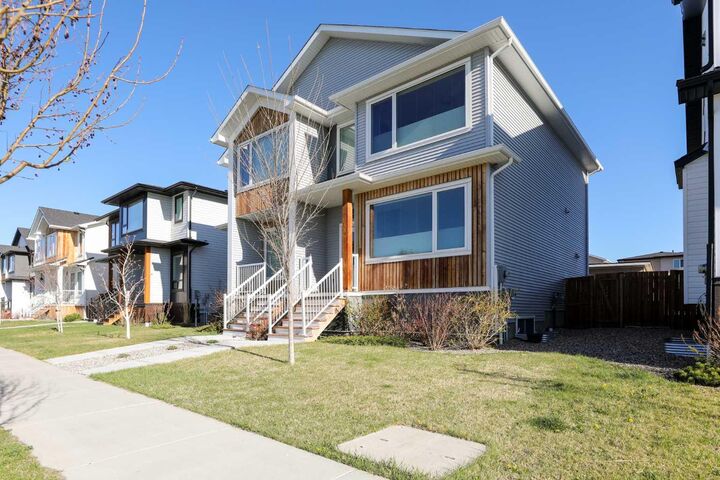 Property Photo:  4355 Fairmont Gate S  AB T1K 8J3 