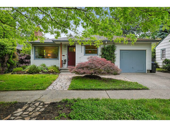 Property Photo:  5228 SE 42nd Ave  OR 97206 