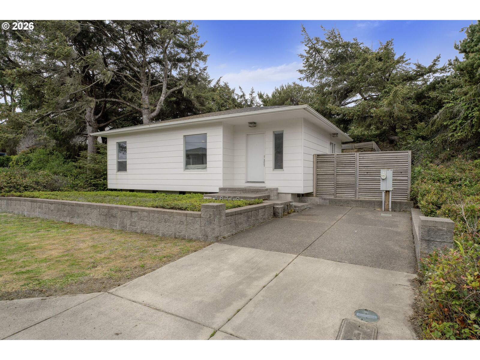 Property Photo:  88352 1st Ave  OR 97439 