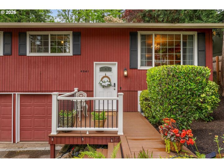 Property Photo:  4941 SW Comus St  OR 97219 