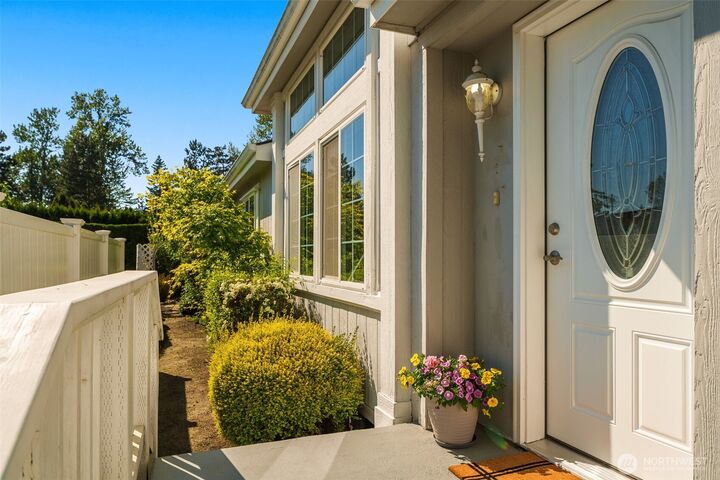 Property Photo:  23606  Lake Dr  W  WA 98021 