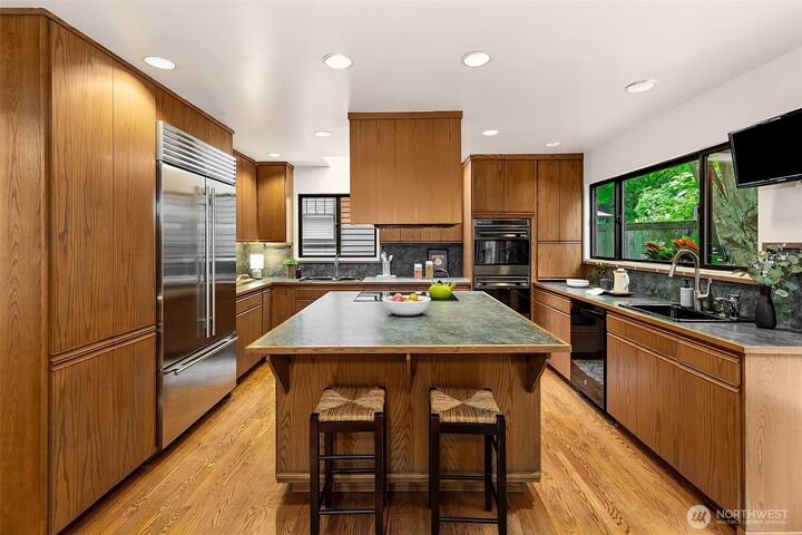 Property Photo: 1259 23rd Avenue E WA 98112