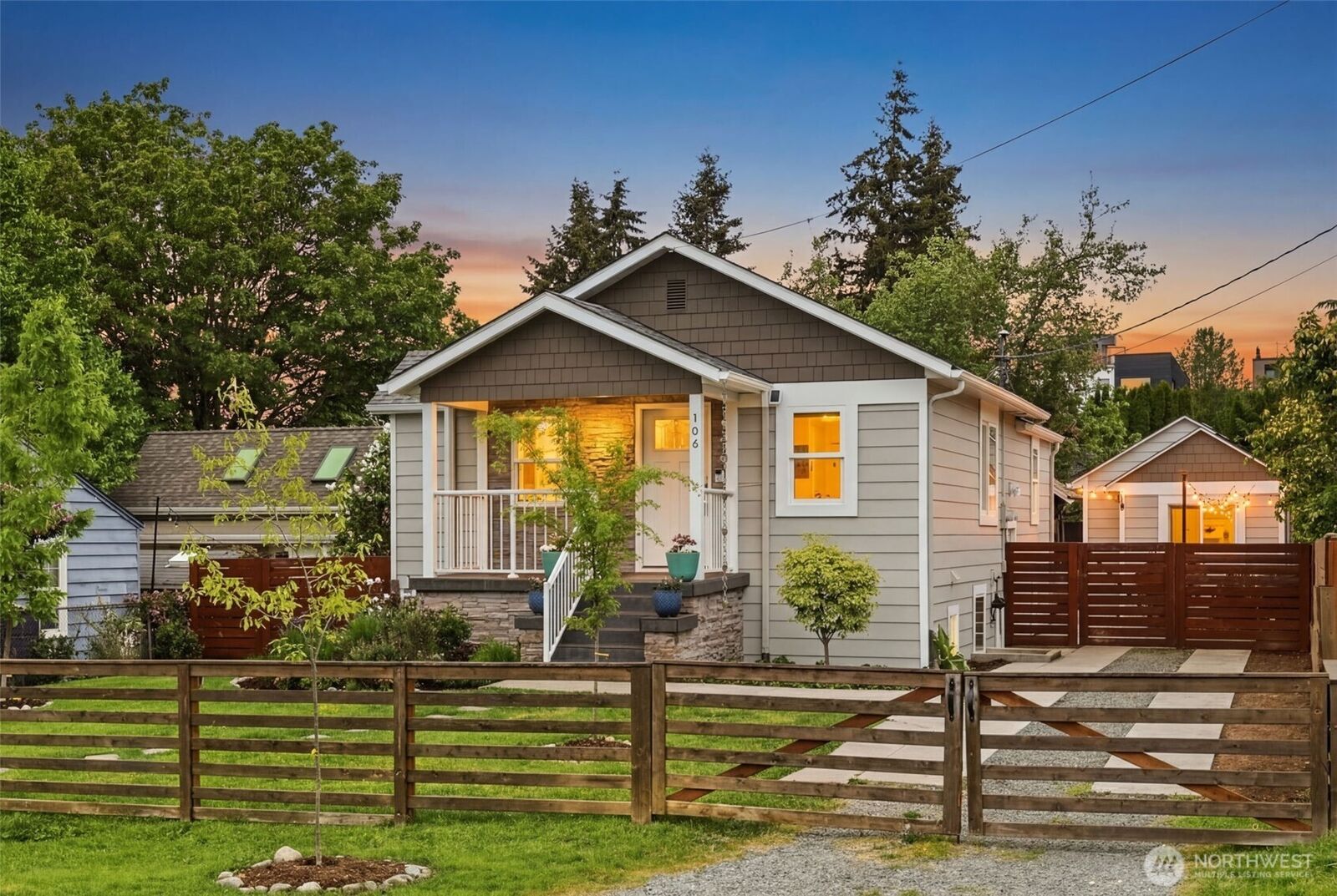 Property Photo:  106 N 100th Street  WA 98133 