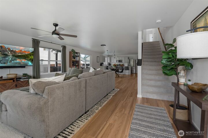 Property Photo:  1498 NW 5th Avenue  WA 98277 