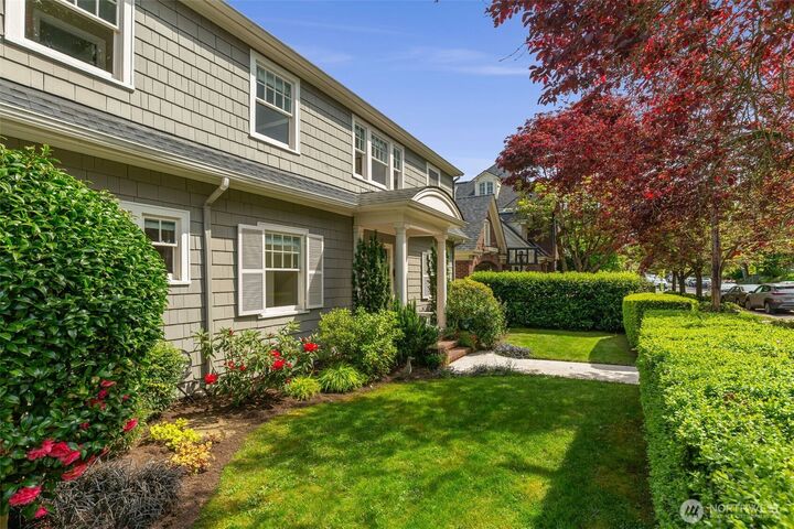 Property Photo:  1112  35th Avenue  WA 98122 