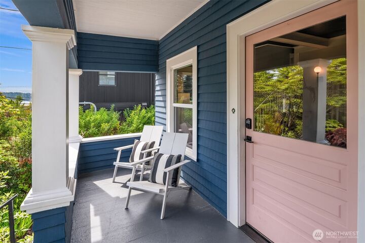 Property Photo:  1507  Madrona Drive  WA 98122 
