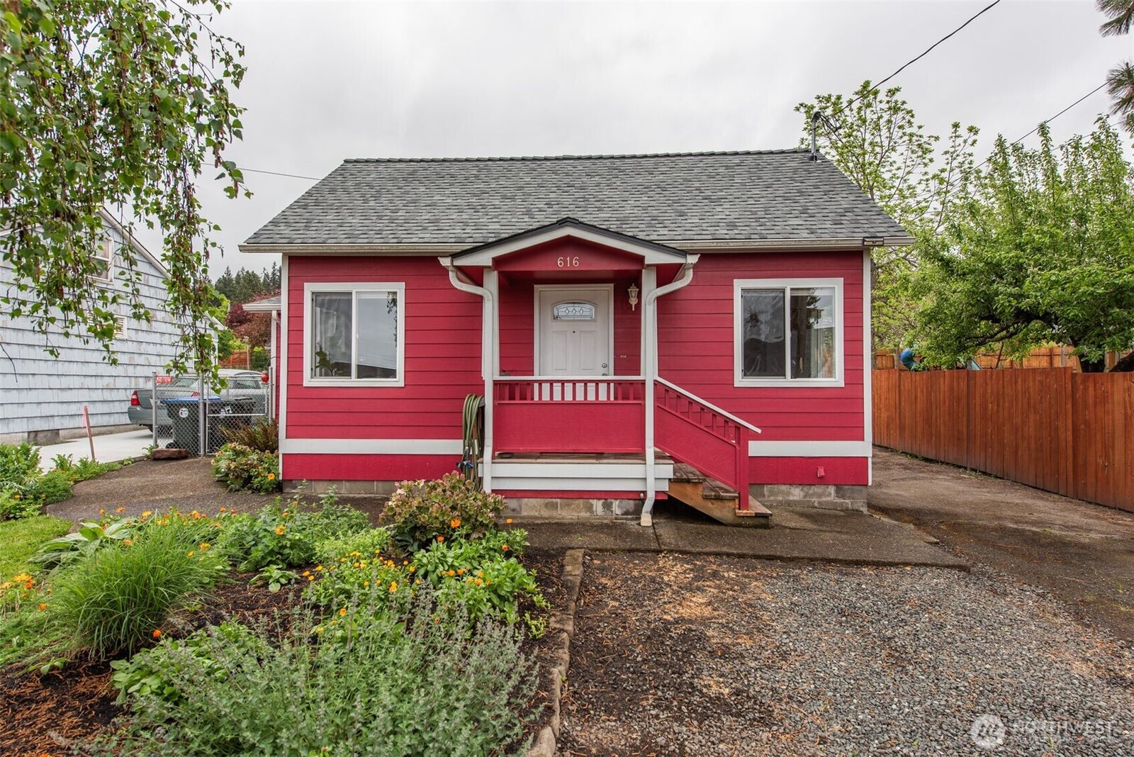 Property Photo:  616 E Lopez Avenue  WA 98362 