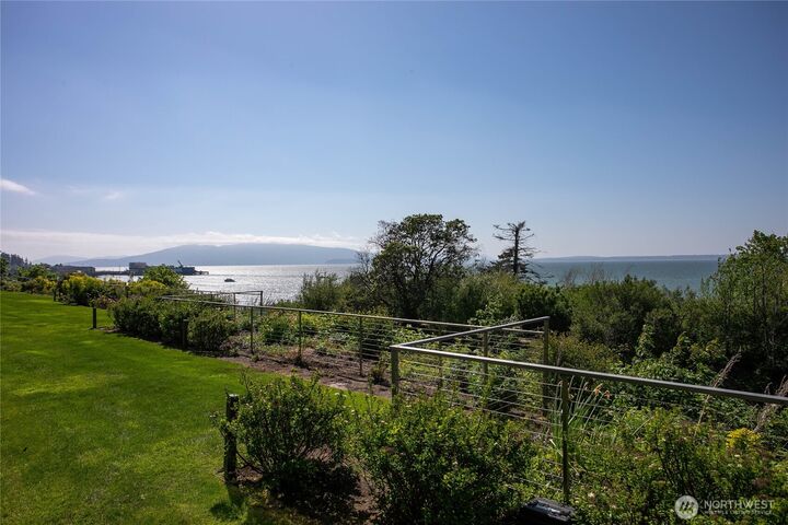 Property Photo:  600 S State Street 100  WA 98225 