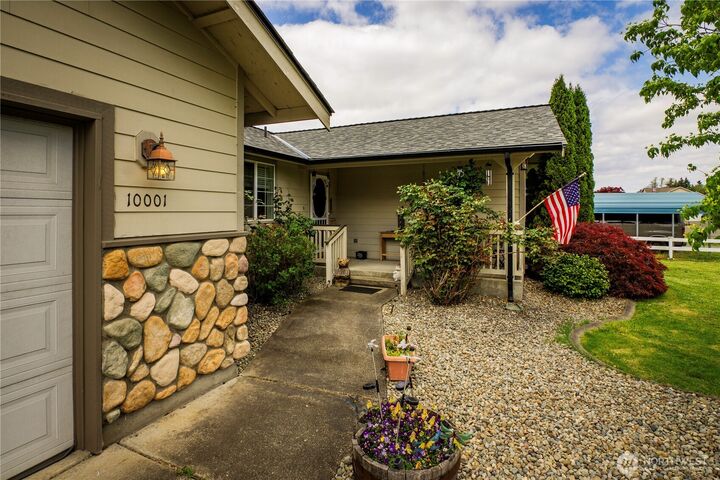 Property Photo:  10001  Beth Court SE  WA 98597 