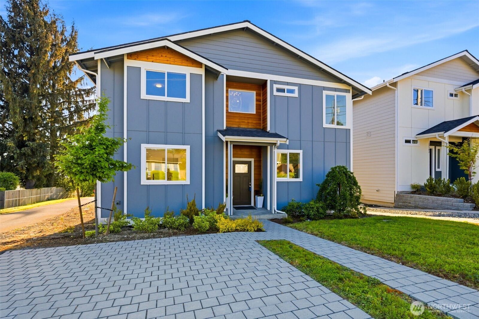 Property Photo:  3058  44th Avenue NE  WA 98422 