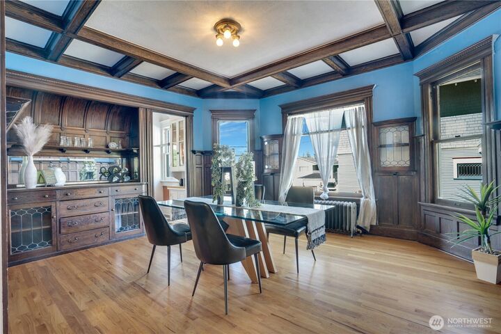 Property Photo:  1021 N 5th Street  WA 98403 