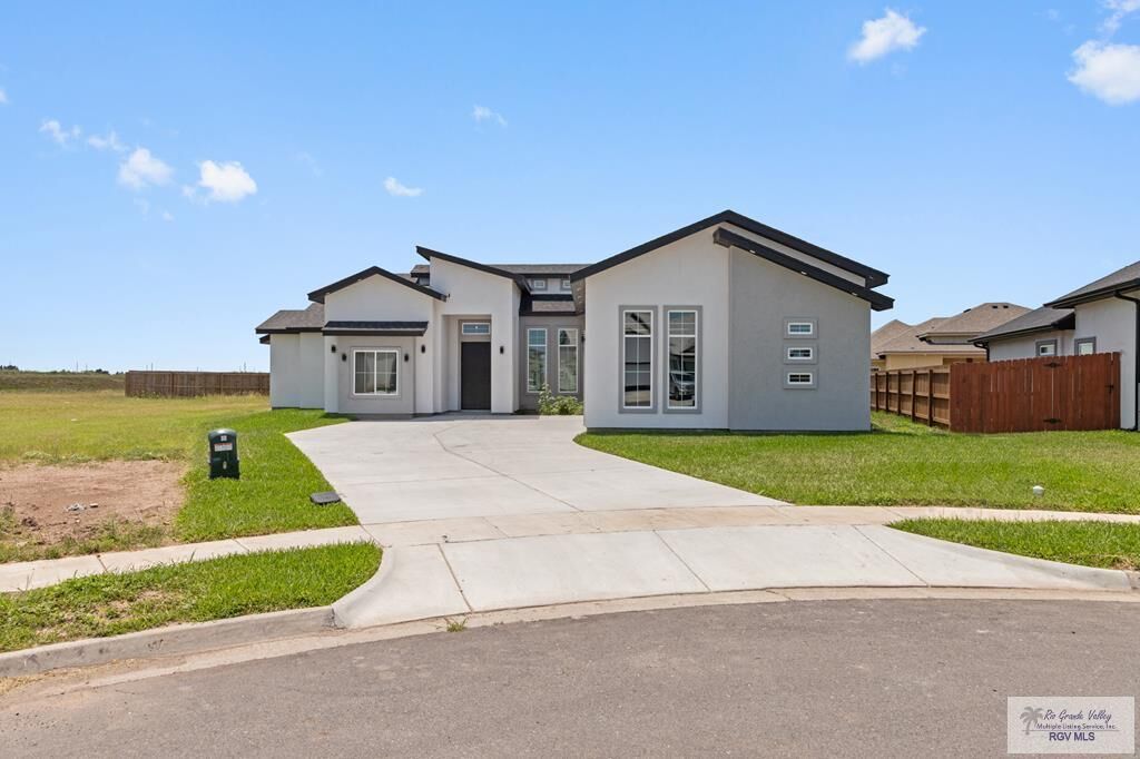 Property Photo: 146 Finch Dr TX 78568