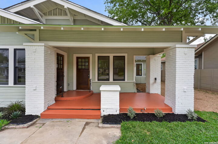 Property Photo:  619 W Kings Hwy  TX 78212 