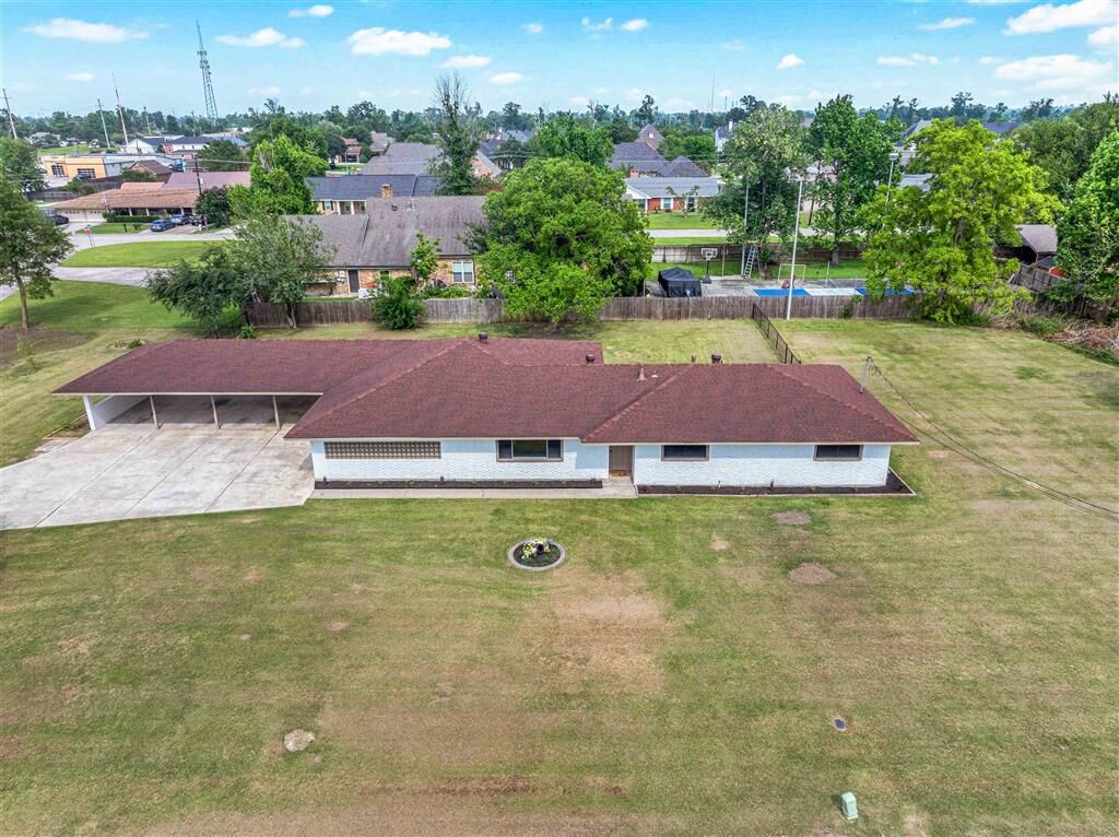 Property Photo: 1503 Rose Ln Lane LA 70663