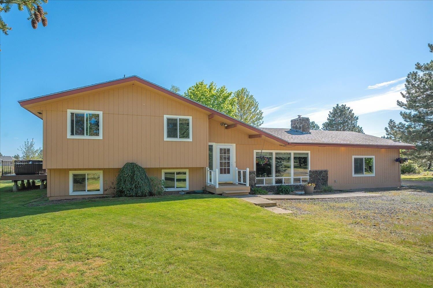 Property Photo: 1415 W Viewmont Rd WA 99224