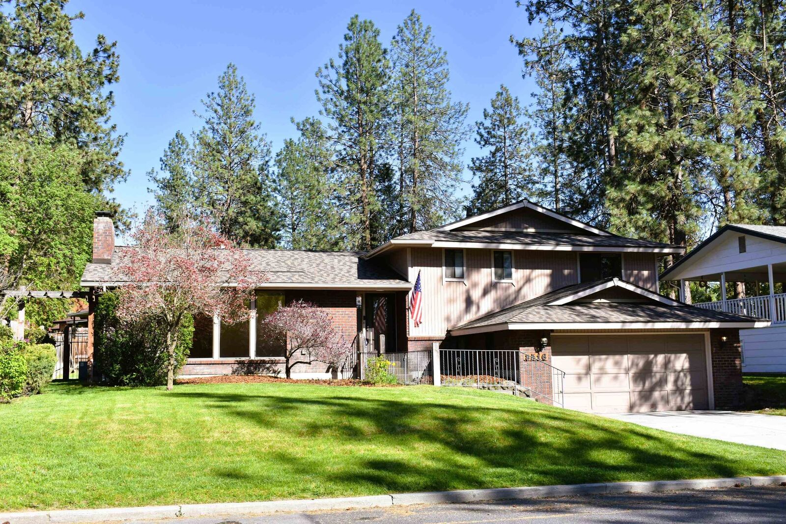 Property Photo: 8516 N Greenwood St WA 99208