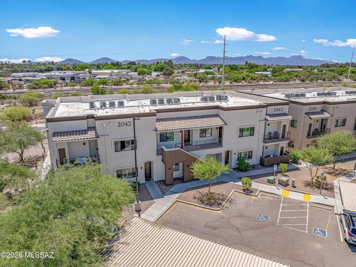 Property Photo:  2042 E River Road 204  AZ 85718 