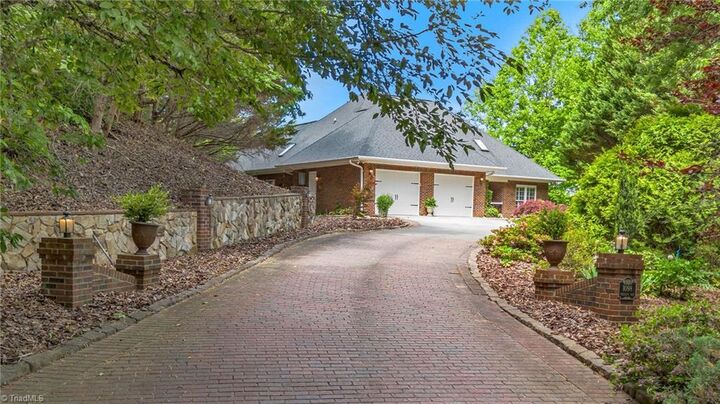 Property Photo:  1098 Phillips Way  NC 28697 